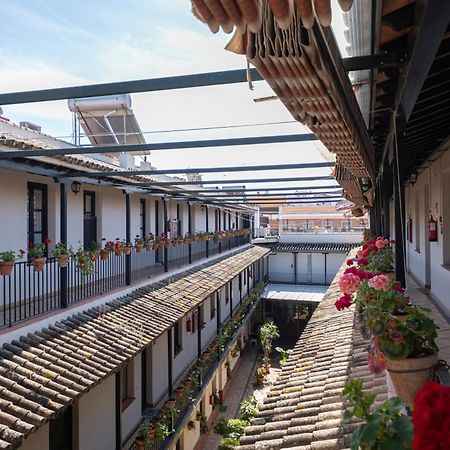 Apartamento Con Encanto En Patio Sevillano Luaran gambar